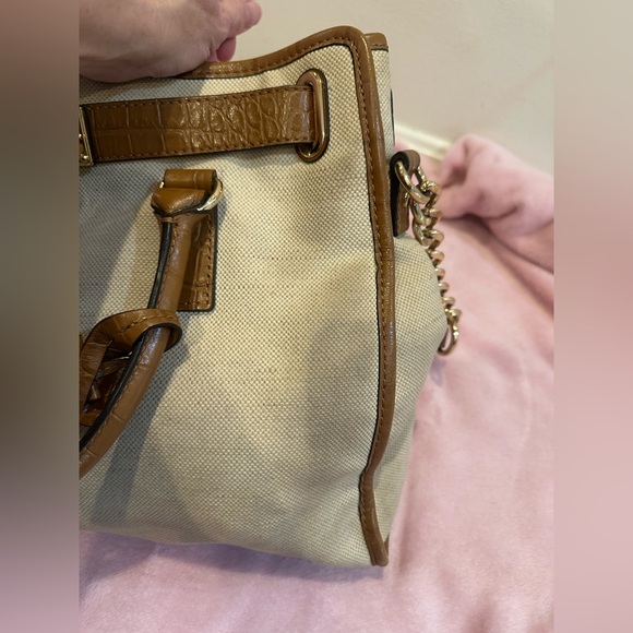 Michael Kors Tan and Cream Bag - Picture 2 of 16